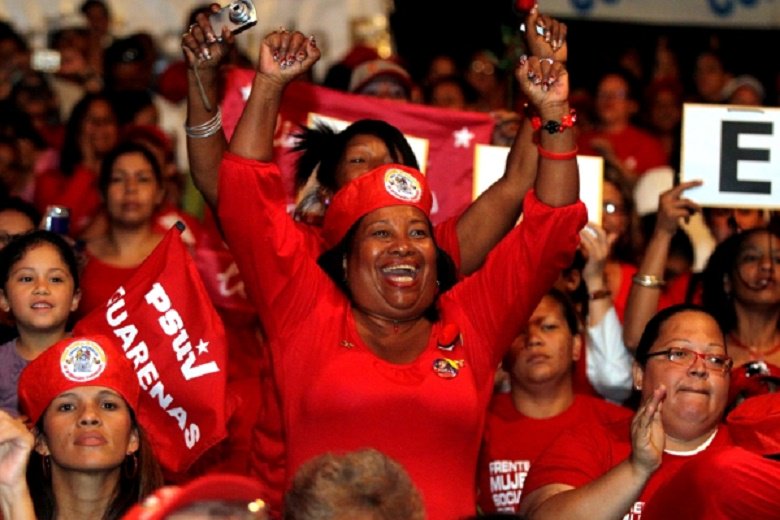 clapbvista's tweet photo. @YepfriArguello   @CLAP_PQ_SANJUAN Entre los valores q nos enseño CHAVEZ, es ser Socialista, Humanista, Bolivariano, Nacionalista, Cristiano y FEMINISTA. Por eso, en Vzla celebramos hoy. EL  DÍA INTERNACIONAL, DE LA ELIMINACIÓN DE LA VIOLENCIA EN CONTRA DE LA MUJER. VENCEREMOS https://t.co/r9HDbbclq0