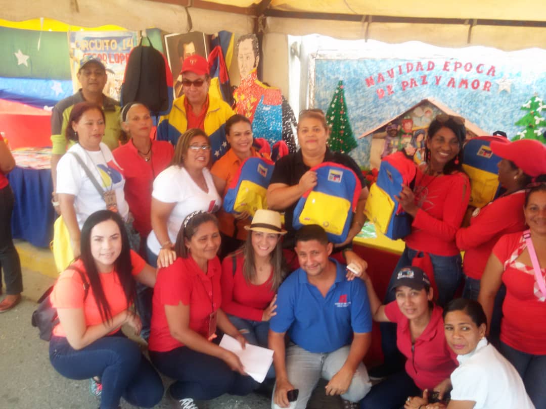 red13sucre's tweet photo. Trabajo y más trabajo, Educación de frente con nuestras comunidades. Activos en Gobierno de Calle 💛💙❤#Sucre #BocadeSabana @karsanc @prensazees @EdwinRojasM @aristobulopsuv @salaeje01 @divnnpneesebes @LISBE4 @ZeesRpa https://t.co/sczYJ4Dmyx