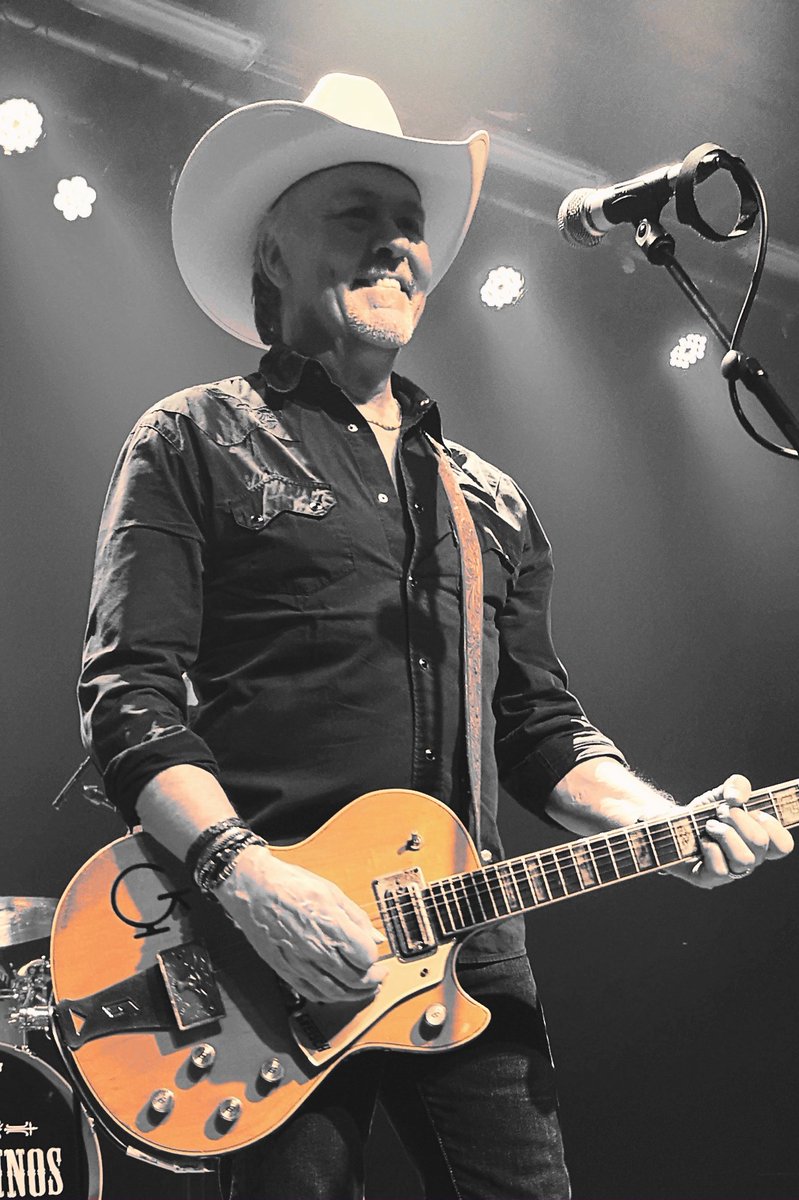 Favourite pictures from last night 🤠💓 <a href="/ExchangeDorset/">The Exchange</a> <a href="/PaulYoungParlez/">Paul Young</a> <a href="/lospacaminoscom/">Los Pacaminos</a>