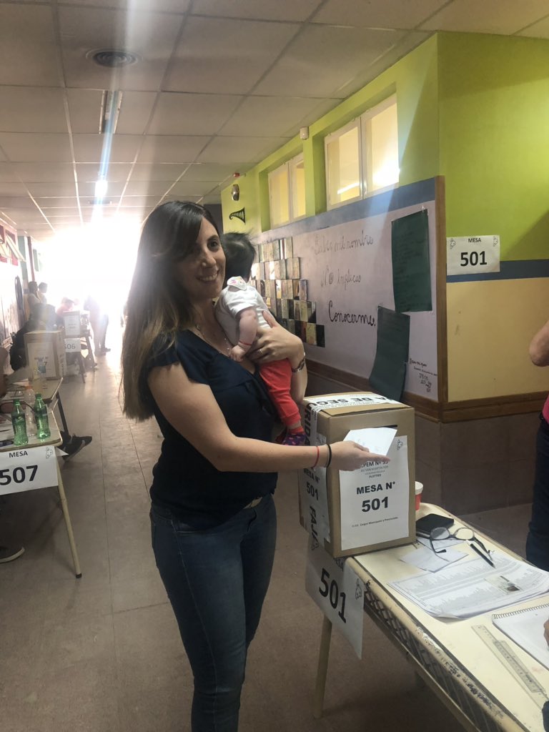 mageferranqn's tweet photo. Intensa jornada azul acompañando a compañer@s y amig@s ! El MPN es un ejemplo de democracia y participación a nivel nacional. Orgullosa de mi amado partido! #SoyAzul #OG2018 @OmarGutierrezOk @marcoskoop @MarianoGaidoOk https://t.co/hBA7mBbzsM