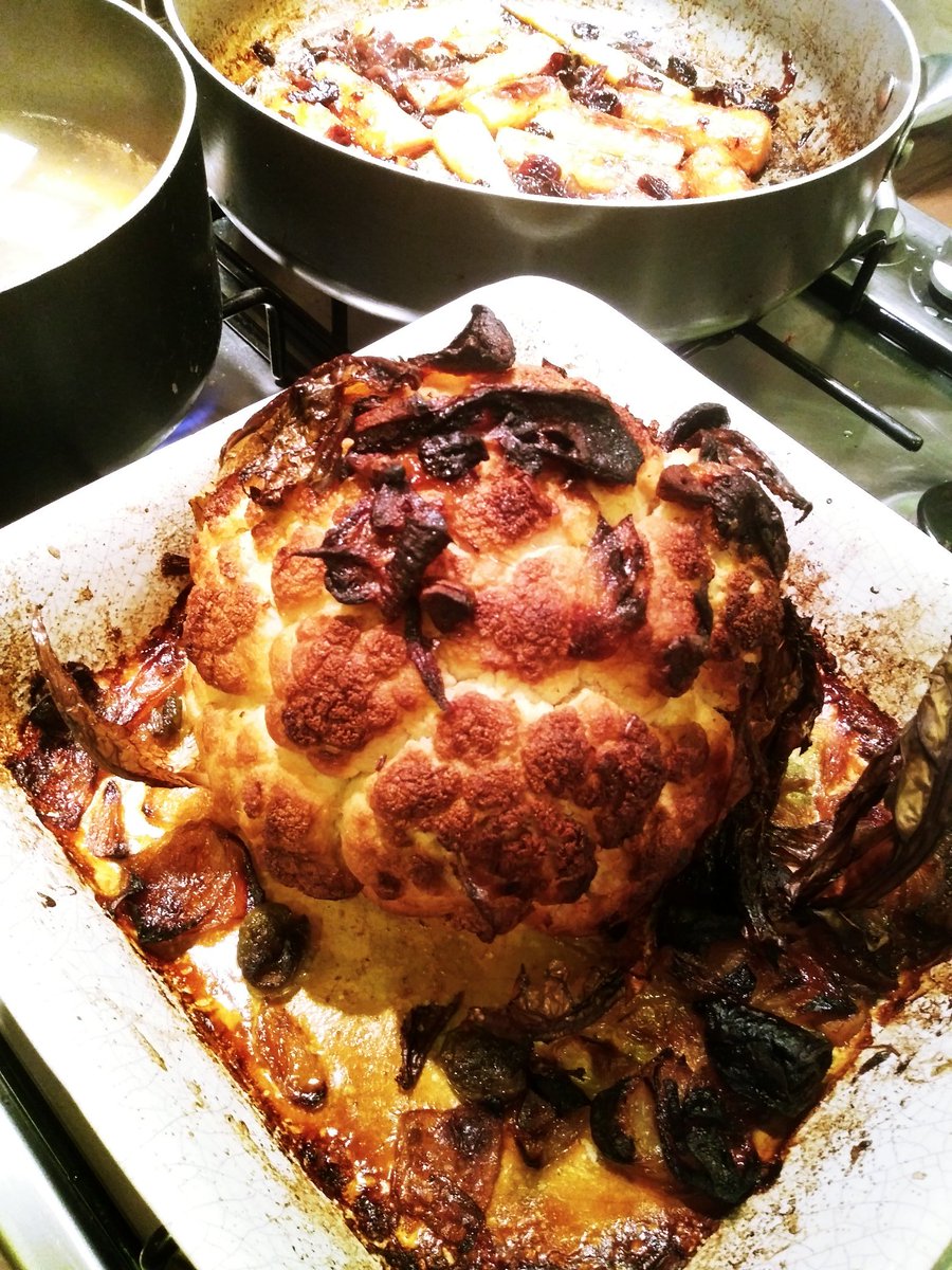 Parky_teaches's tweet photo. Roast cauliflower and honey glazed carrots and parsnips for tea tonight. #CheffyDaddy @Misterbodd @MissC_1717 @MissSDoherty @MrBoothY6 @AnnisbrownJ @chrisdysonHT @shanelegend23 https://t.co/BG6bQ65JeF