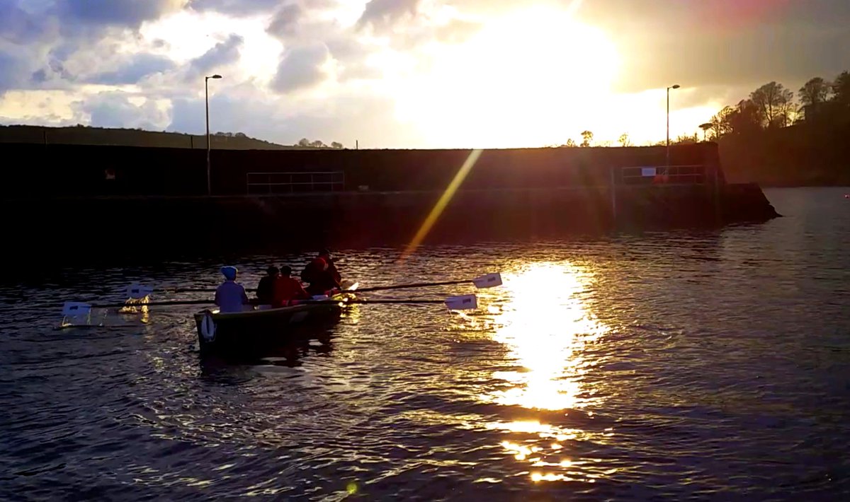 KilmacabeaRC's tweet photo. Sunday Social Row at Glandore Harbour. New rowers are welcome to come along at 2pm on any Sunday - weather permitting 😀  @SouthernStarIRL @theirelandguide @theskibeagle @cork_daily @CelticRossHotel @WAWHour @PhotosCork  @RowingIreland  #WestCork #rowing https://t.co/uqRAQfKShd