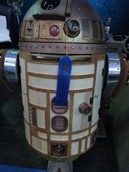 La confrérie du boulon repart avec le titre de Maker of Merit! 😍 <a href="/MakerFaireParis/">Maker Faire Paris</a> #MFP18