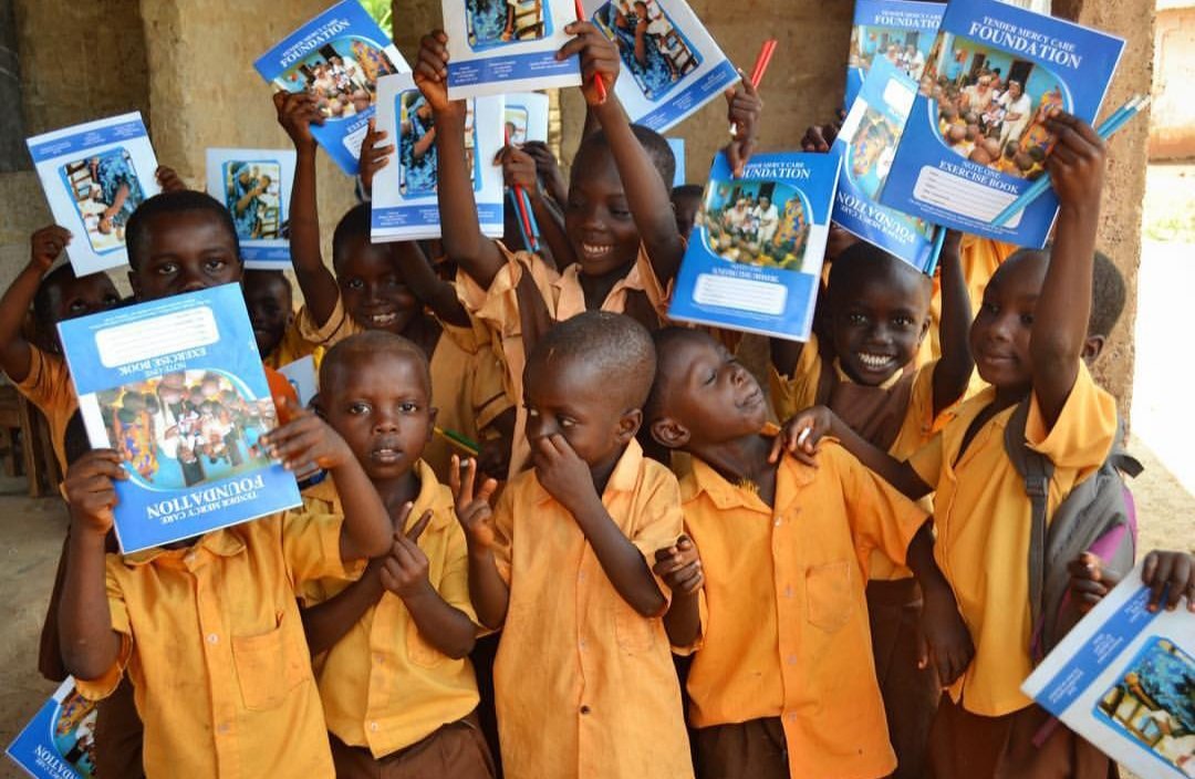 abena_praba's tweet photo. December 15th. Free medical screenings, school supplies, backpacks clothes, food, books, new furniture for their classrooms, and I am WORKING on a pop up virtual reality workshop to expose these kids to technology to end off this event in Otuam-Kontankore.❤ #TMCfoundation https://t.co/vUleP0GK4v