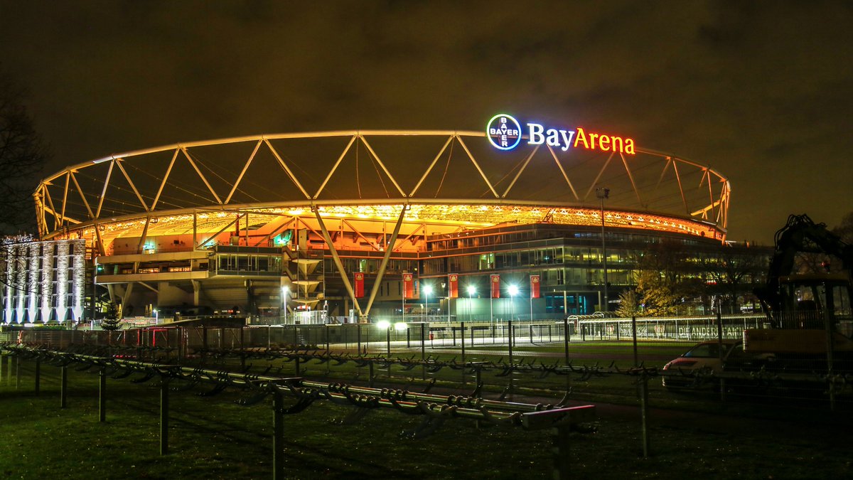 bayer04fussball's tweet photo. Die #BayArena leuchtet heute in Orange. ⚫️🧡

Zum Internationalen Tag gegen Gewalt an Frauen beteiligt sich #Bayer04 an der Kampagne "Orange your city". https://t.co/xtLAhJ1oBT
