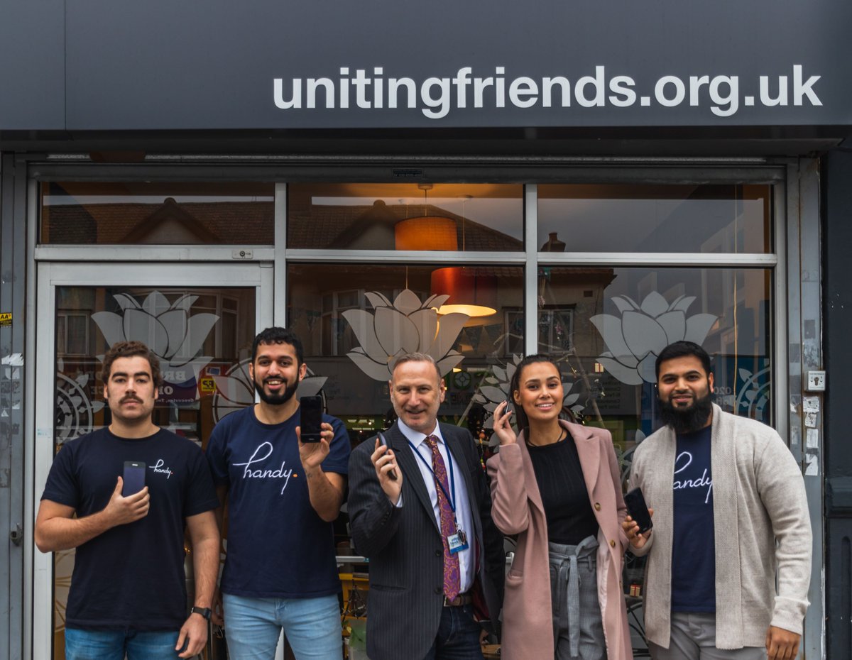 handy travel tweet media