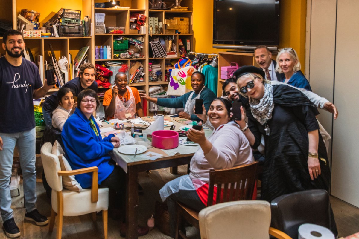 handy travel tweet media