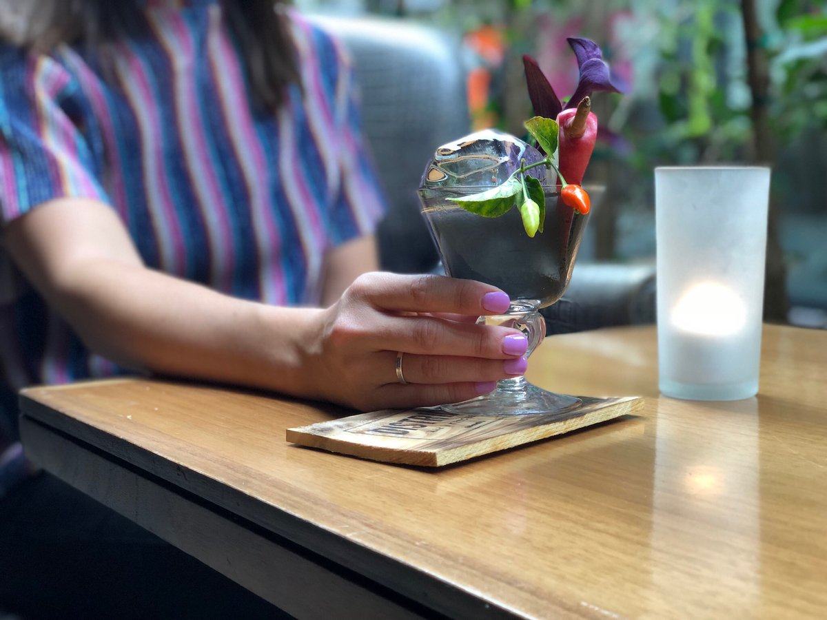 DistrictDTLA's tweet photo. Sundays are for specialty cocktails. https://t.co/Muu87RJ9Ck