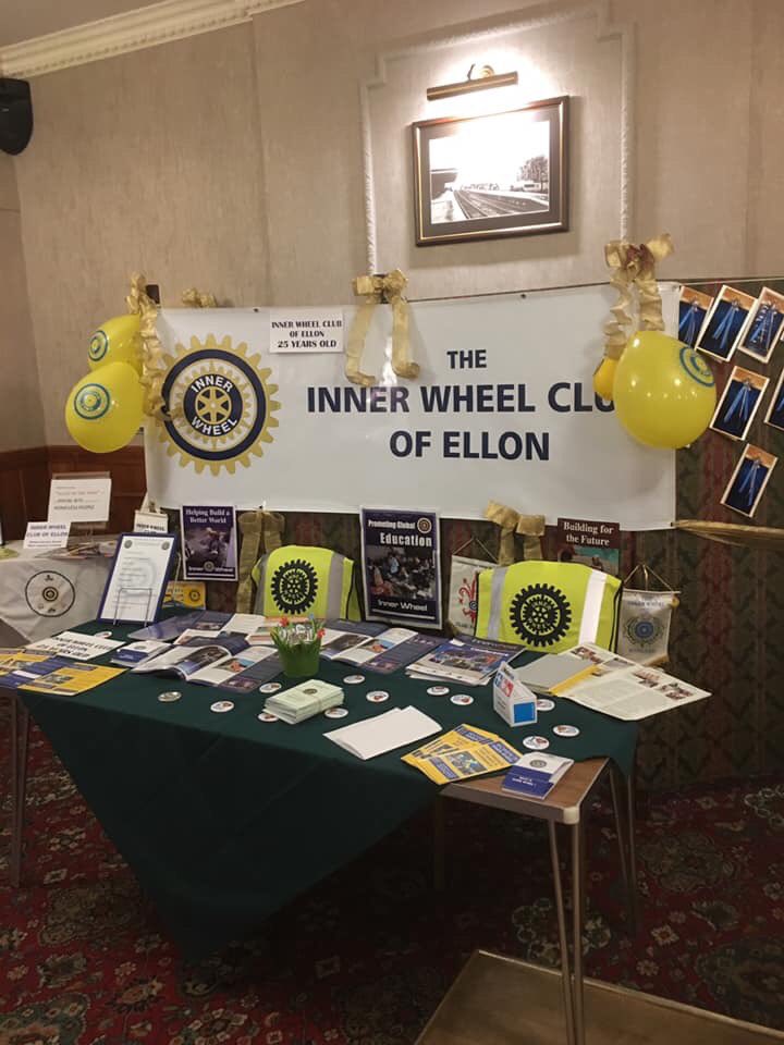 Thanks to our friends at @S_piperWildcat and Avid Hearing and our own CC for photos from our recent v successful fundraising Christmas Shopping &amp; Craft Fair.  I was just perusing the gin, honest 🍸