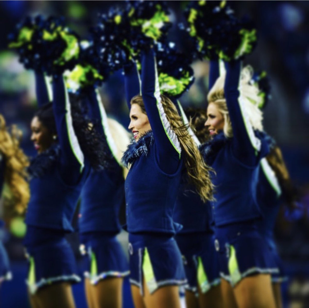 SeaGalBronwyn's tweet photo. Who’s watching #SEAvsCAR 🙌💚💙 HAPPY GAME DAY, let’s do this 🏈 #GoHawks https://t.co/02LdexPBHC