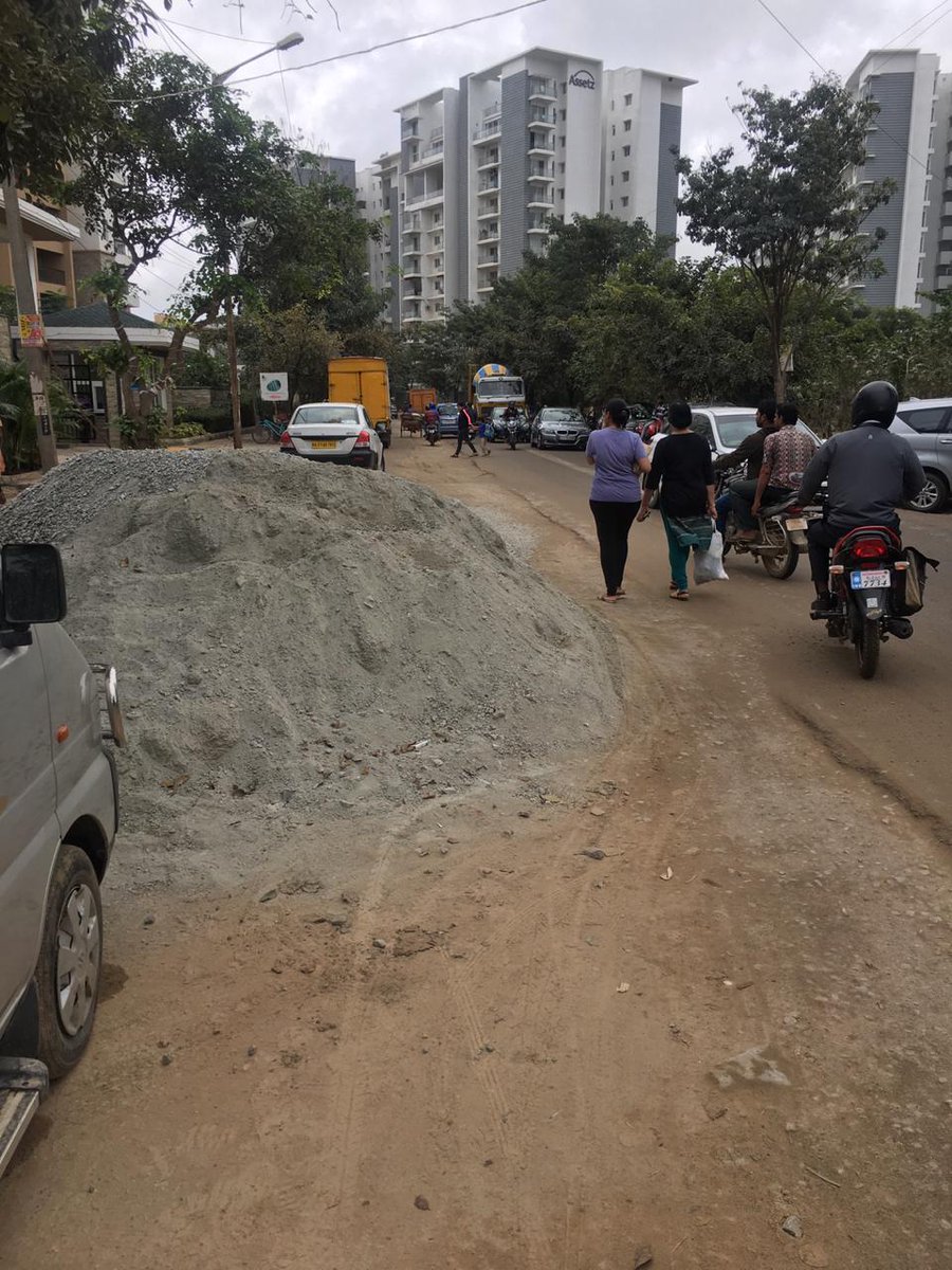 kdevforum's tweet photo. #SaveBellandur #SaveITCorridor to #SaveBrandBengaluru,it impacts entire Indian economy &amp; lakhs of job across #Bengaluru.Situation is very bad with Road infra,every Km takes 45min,no Drain,Water with years of neglect from all. Today its not a livable region @bjparvind @santhoshbjp https://t.co/vtR2qIAjYd