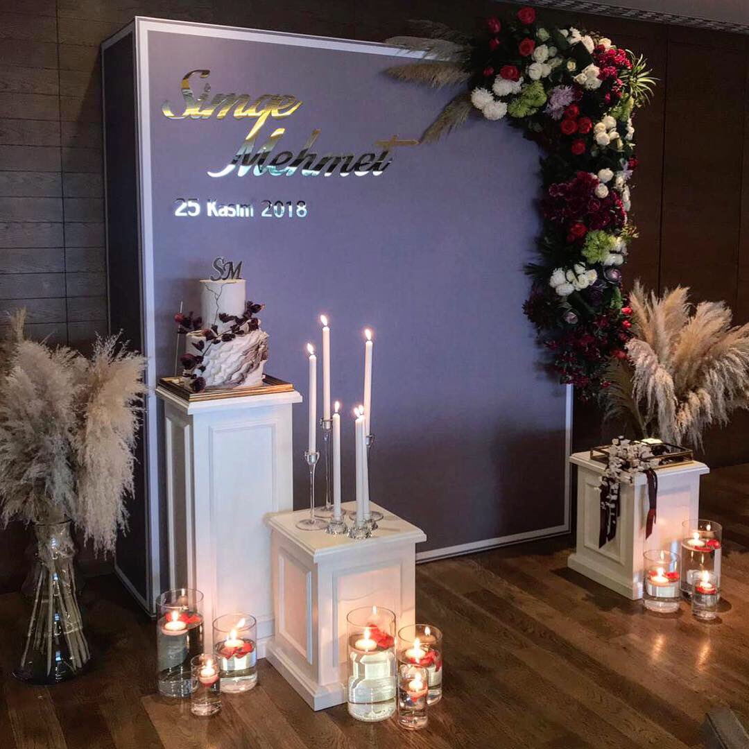 BridgeRest's tweet photo. Bridge Sungate’in eşsiz atmosferinde yeni başlangıçlara adım atın. @weddinglandtr #bridgerestaurant #sungate #bridgebalosalonu #boğazmanzarası #bosphorus #istanbul #nakkaştepe #üsküdar #kuzguncuk #düğün #kına #kınagecesi #nişan #davet #event #wedding #celebration https://t.co/XGk8Em29tA