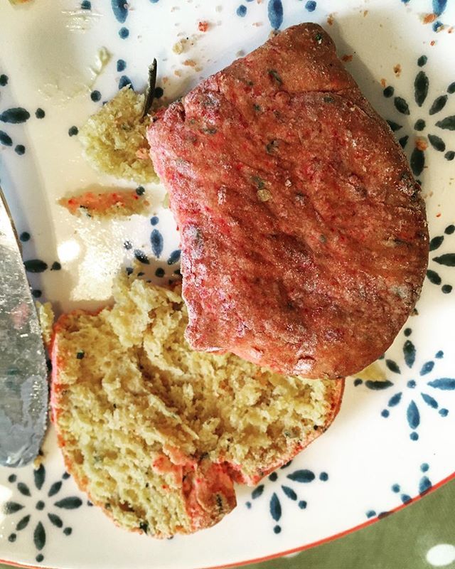 jellycat72's tweet image. Made some savoury scones today and added @spicemountainuk beetroot powder. All pink when went in the oven....but once baked, the pink was only on the outside. Any idea why? #baking #beetrootpowder #scones #vegan ift.tt/2DWeRIm