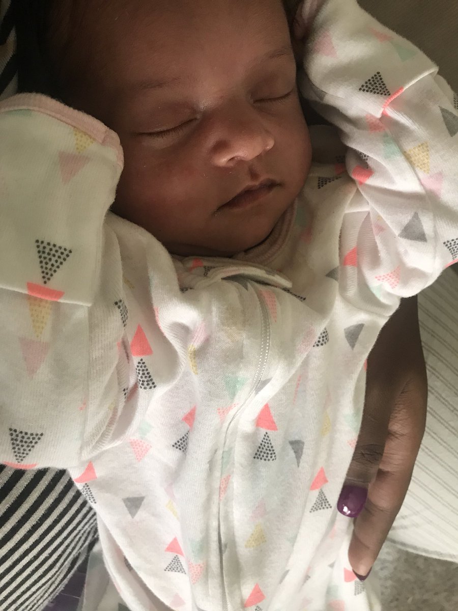 BklynActiveMama's tweet photo. This time is so fleeting ππ I donβt mind sitting with her for hours. #NewbornLife #3weekold #3rdchild https://t.co/vXXHst030q