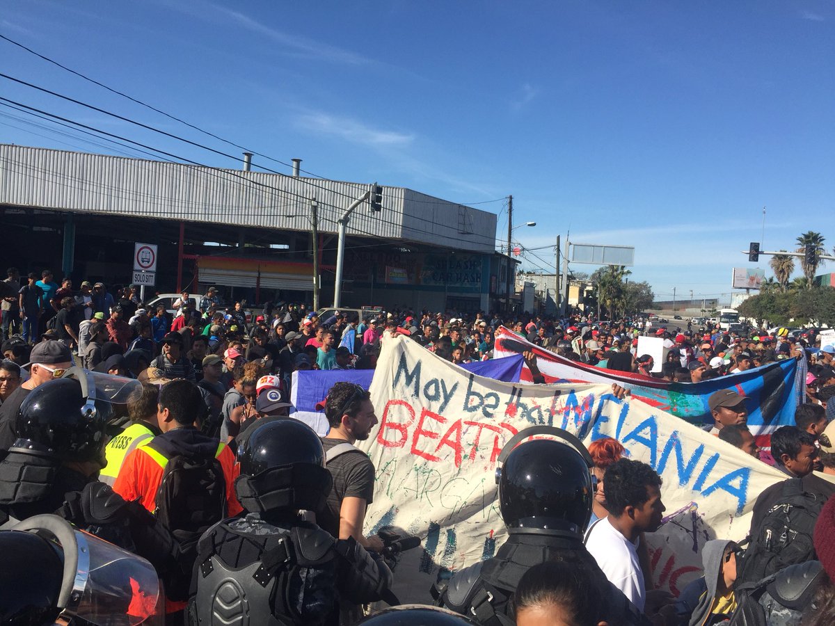 Caravan illegals begin rushing border - San Ysidro port of entry closed