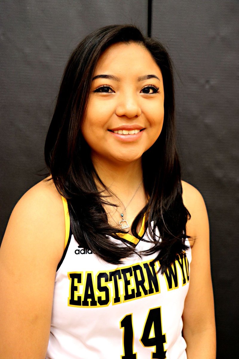 ndnsports's tweet photo. Shout out to Eastern Wyoming College Sophomore guard Morning Gambler (Arapaho/Shoshone) who led all scorers with 32 points as she knocked down eight 3-pointers and was 12 of 17 from the field in a 108-73 thumping of the Nebraska All-Stars.
#NativeAthlete #Arapho #Shoshone #EWC https://t.co/gRqPVOJBxp