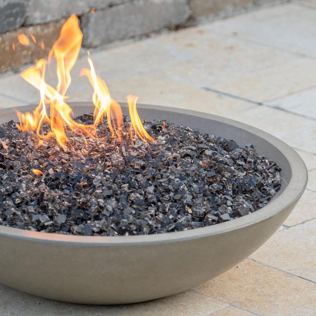 Ultimate_Patio's tweet photo. We're keeping warm while we enjoy our #leftovers on the #patio. See this #FirePit here: https://t.co/hQ8UR7tzua https://t.co/txhVXTyah4