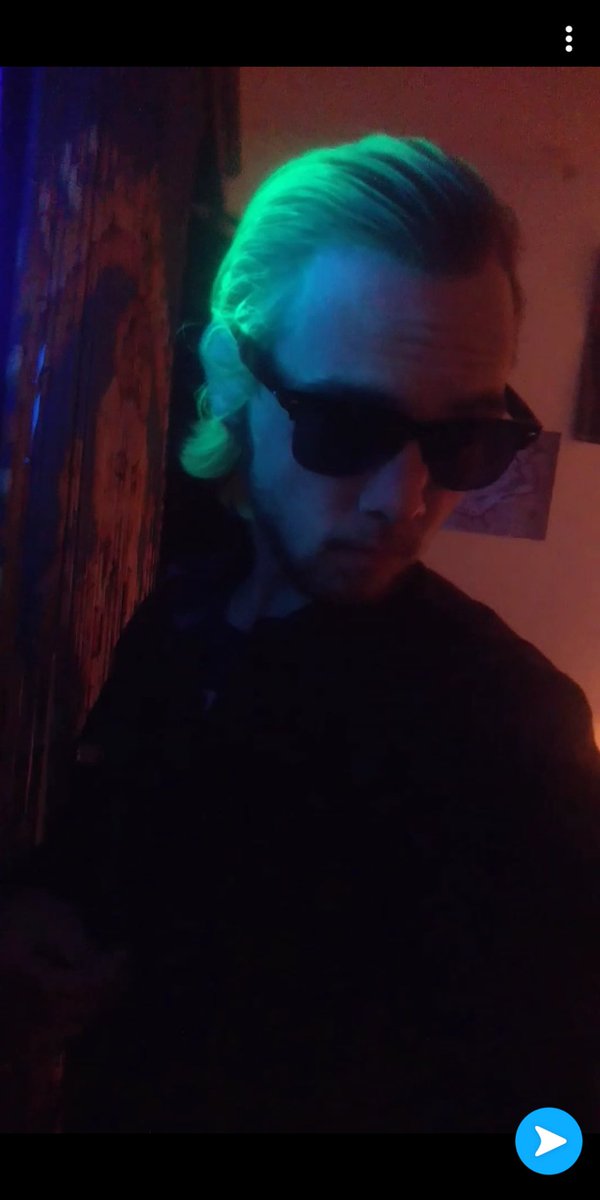 ThatHomieCash's tweet photo. @mansionz keeping the hair green until the new album, only thing keeping me going https://t.co/fUhOA5q4Bx