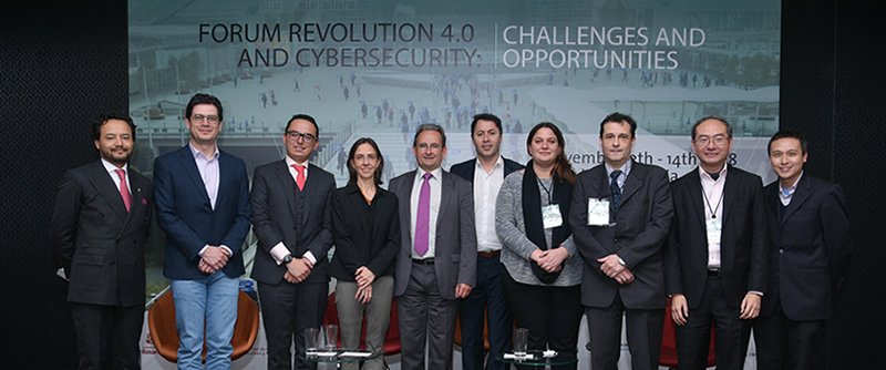 URosario's tweet photo. Es ahora el momento para debatir sobre la confianza digital, la seguridad en el sistema penal y las consideraciones éticas para la humanidad. Entérate de estos y otros temas hablados en nuestro foro Revolución 4.0 y Ciberseguridad. https://t.co/XjexU6Yiq1 https://t.co/EGW55gFouN