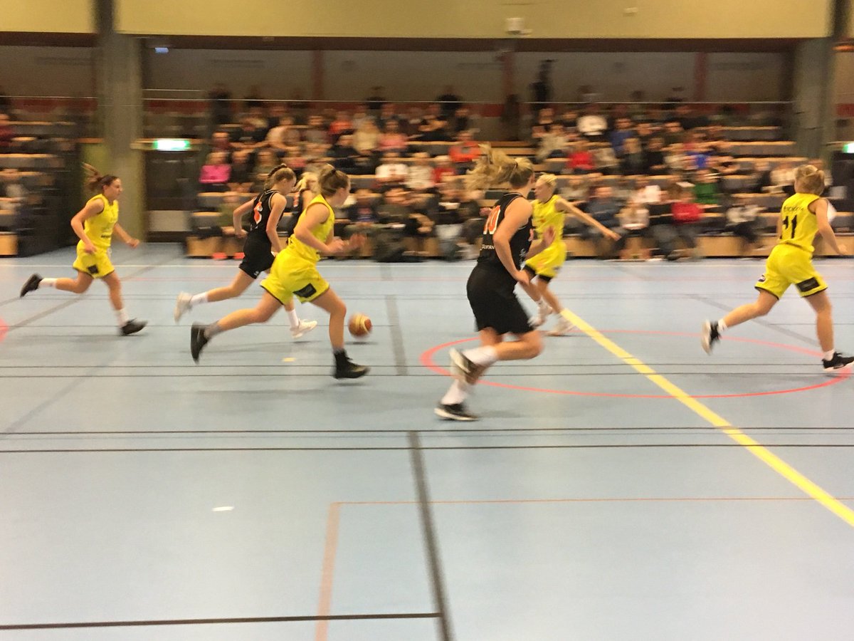 <a href="/borasbasketdam/">Borås Basket Dam</a> bjöd kanske inte på ngt storspel - men 80-36 mot ett ungt men bra kämpande <a href="/marbobasket/">MARK BASKET</a> duger gott.  #division2 #boråsbasketdam 👍 🙌