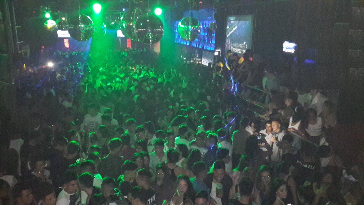 ibiza_viernes's tweet photo. GENTE !!! vuelveee... 📣
VIERNES 30/11 en #IBIZA !!! 🎉
la #PROMO18 #EGRESADOS2018
de la mano de #MEDIA3 (SMG) #MEDIA8 (VDM) #REPUBLICA_ARG (Tortu) !!! 🎊
#EGRESADOS2018
acceso general $100.-
* con invitacion $50.-
#laFIESTAdelosVIERNES
#IBIZAviernes 🎉🎊
INFO 🎓 11.5023.2125 https://t.co/xh0fpCDQYX
