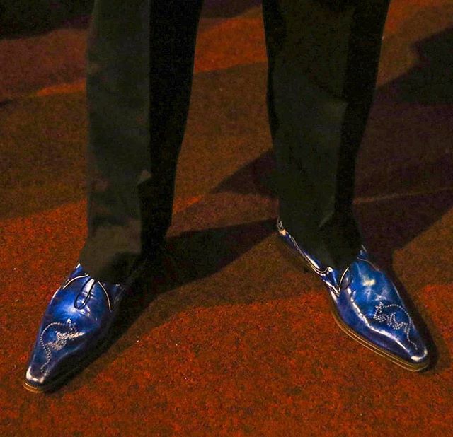 BhamFestChoral's tweet photo. Don't be fooled by the sober black suit and shirt worn by our conductor at last week's concert - just look at his shoes!
.
.
.
#concert #blueshoes #conductor #birmingham #fashion #choir #choralsociety #singing #choral https://t.co/J77l0LfHbs https://t.co/yTaxqkXycT