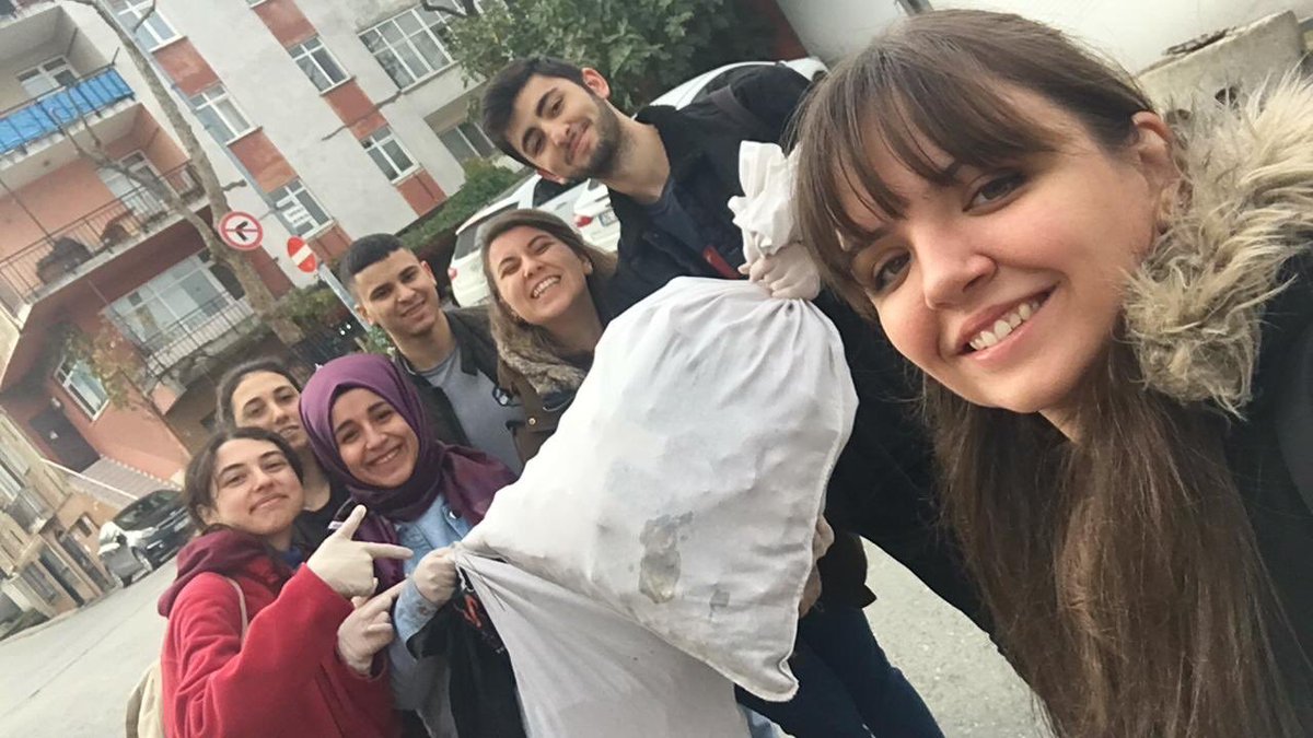 marmaratog1's tweet photo. İstanbul Temizlensin projesinde @BeyaziTOG ile birlikte sokakları temizledik, çöpleri geri dönüşüme kazandırdık♻️🌳♻️ https://t.co/yCbLqss65E