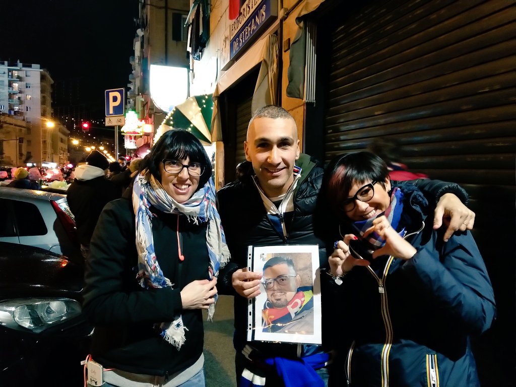 Eleonoration's tweet photo. Come sempre grazie cugino x esserti prestato anche stavolta #GenoaSamp #uccideteli #cabala @DilettaBarilla https://t.co/kuu4MDsLJP