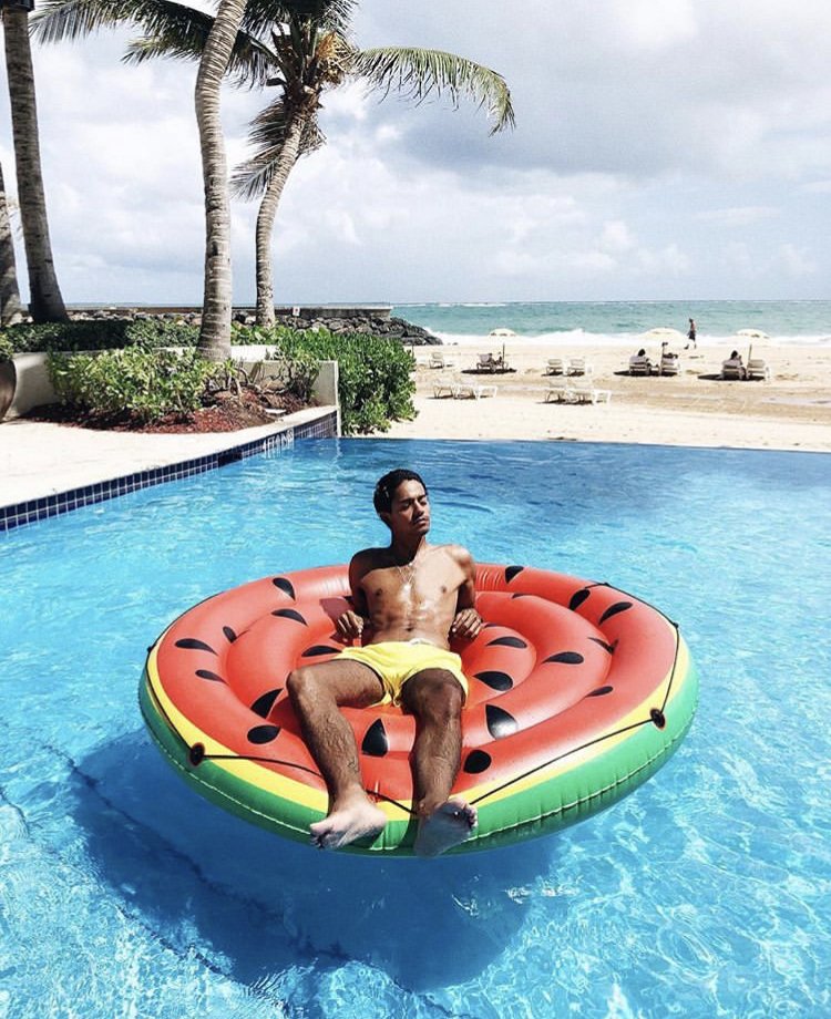 laconcharesort's tweet image. Escape the cold and enjoy the warmth of Puerto Rico this Holiday season with our #RewardingExperiences package! Click here for more details! bit.ly/2NDDvyI #SundayVibes  #LaConchaLifestyle  📸: @jvb_ontherun