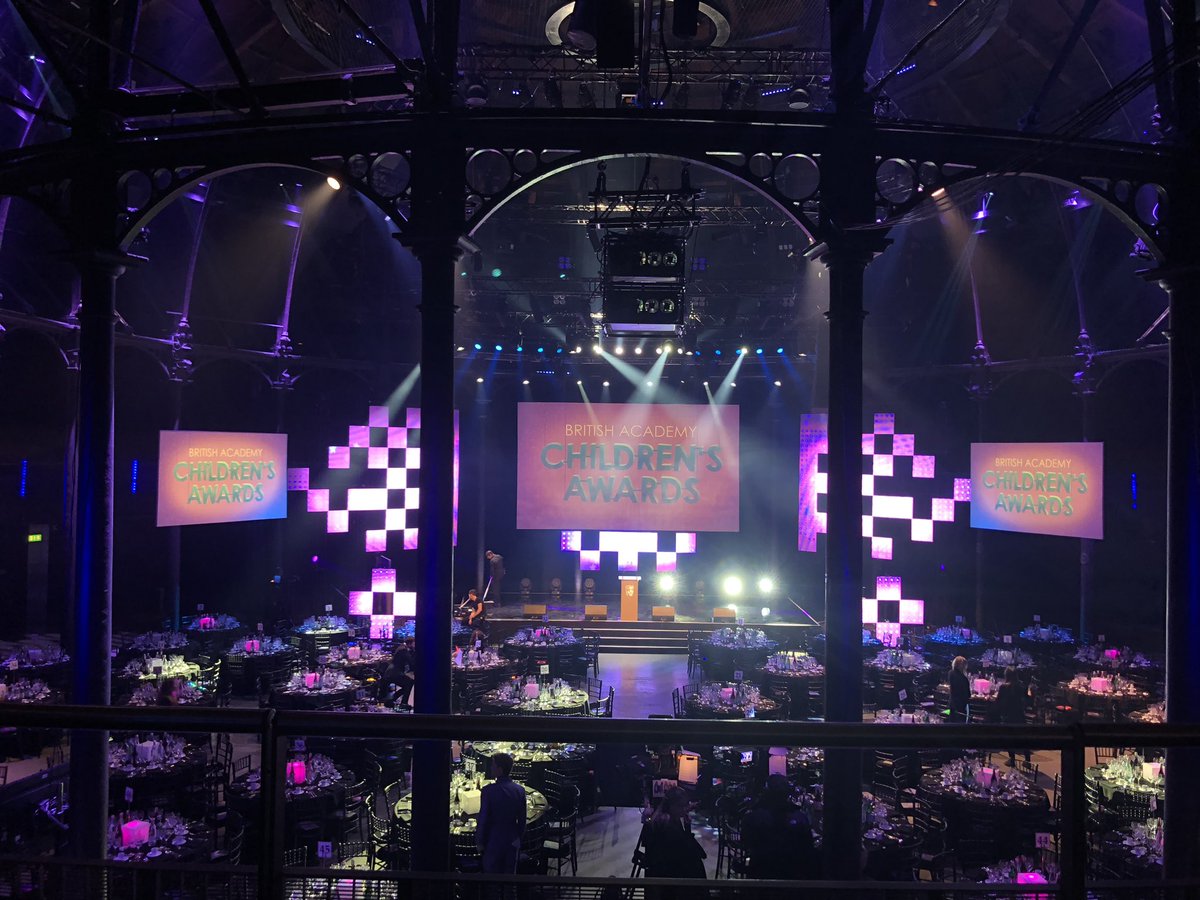 shelleyrudman's tweet photo. We’re having fun at the #BAFTAChildrensAwards @Rudmanbromley 👍🏽💃🏽💃🏽 https://t.co/hgMsnlXNqs