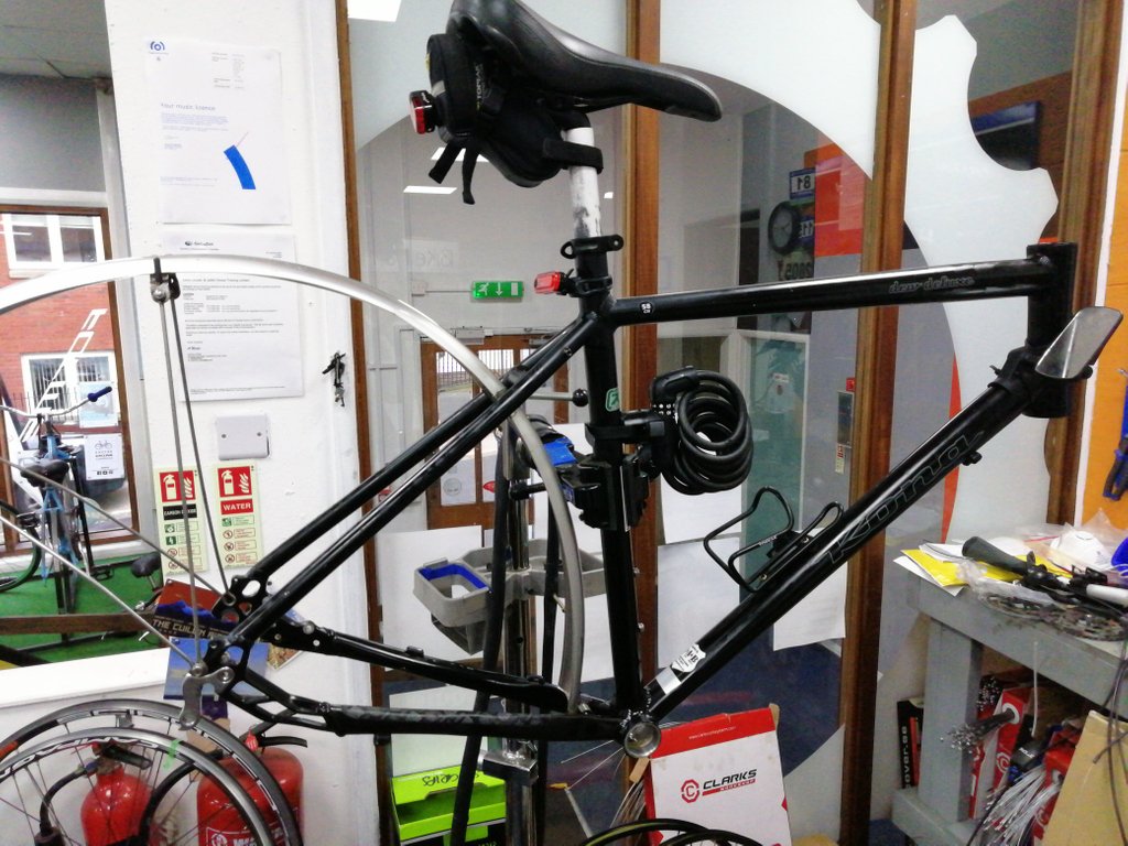 ExBikeWorkshop's tweet photo. Commuter bikes are the hardest working ones. Now it's time for a rebuild that will guarantee a whole year of riding on a bike that feels like it's new.
#cyclinglife #commuting #ExeterBikeWorkshop https://t.co/qELQBAmzmi