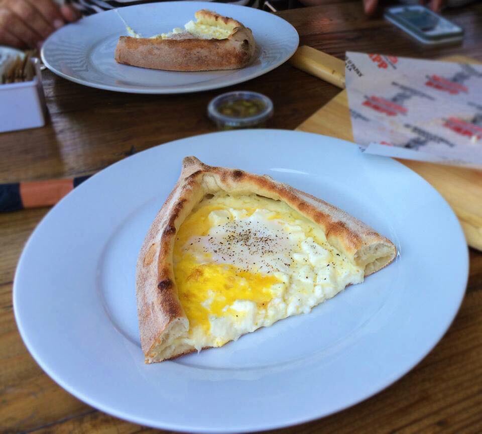 BMPPBurbank's tweet photo. Scrambled, Medium, Well Done – Get your Egg Gondola Pizza just the way you like it! #BMPPBurbank

https://t.co/xGRk1se369

Pro Tip: Order delivery online 7 times and get a large 2 topping pizza for free! 🍕 https://t.co/jiFX93RdzZ