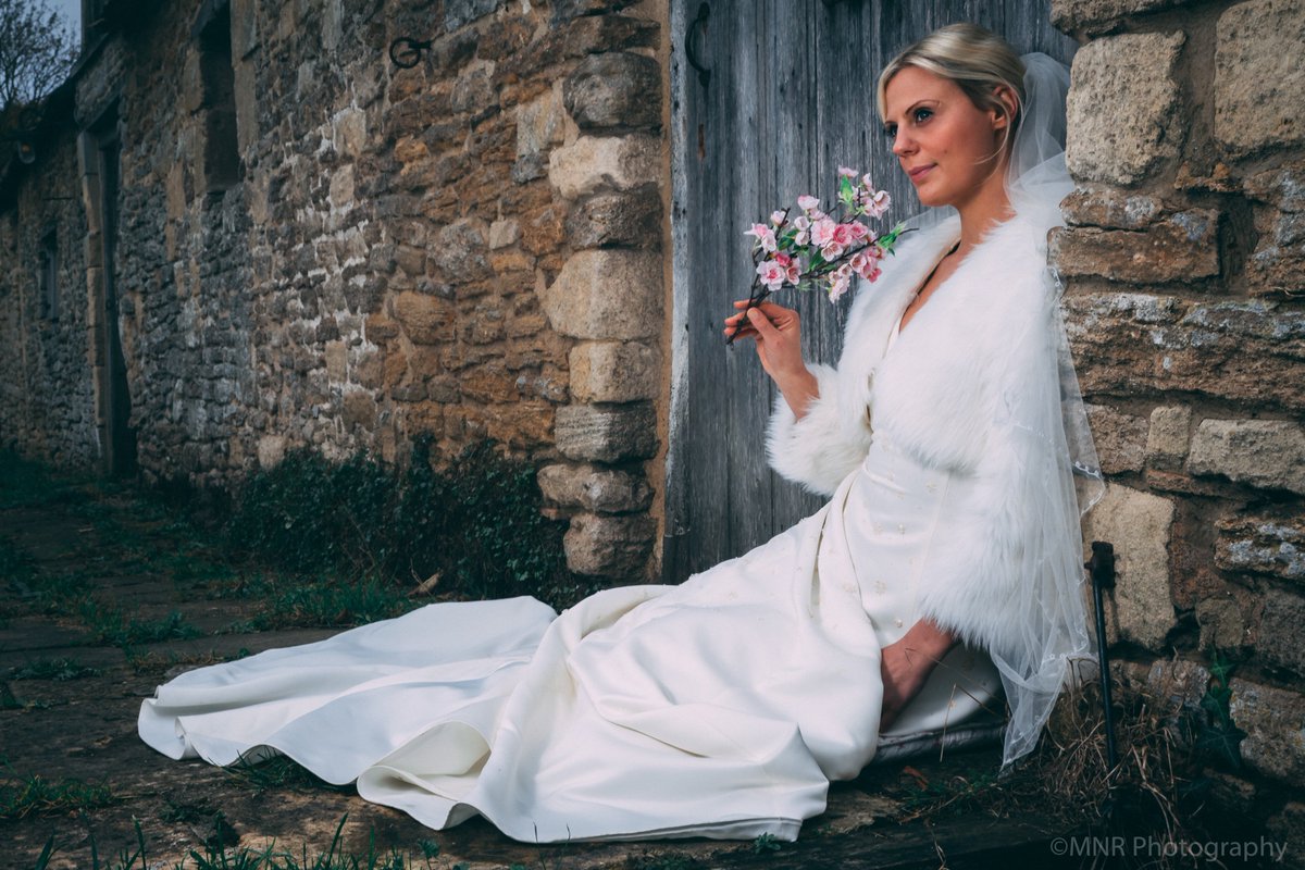PhotographyMnr's tweet photo. #Wedding Shoot of the #bride and #groom at #lacock #nationaltrust
#photography #canon #marketdrayton #shropshire #mnrphotography @richijenkin https://t.co/y45dmbsry2