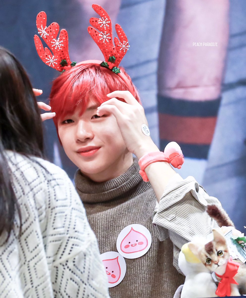 peachparadise96's tweet photo. 181124 👀

#강다니엘  #KangDaniel  #คังแดเนียล #WANNAONE https://t.co/8sD6ImZhtg