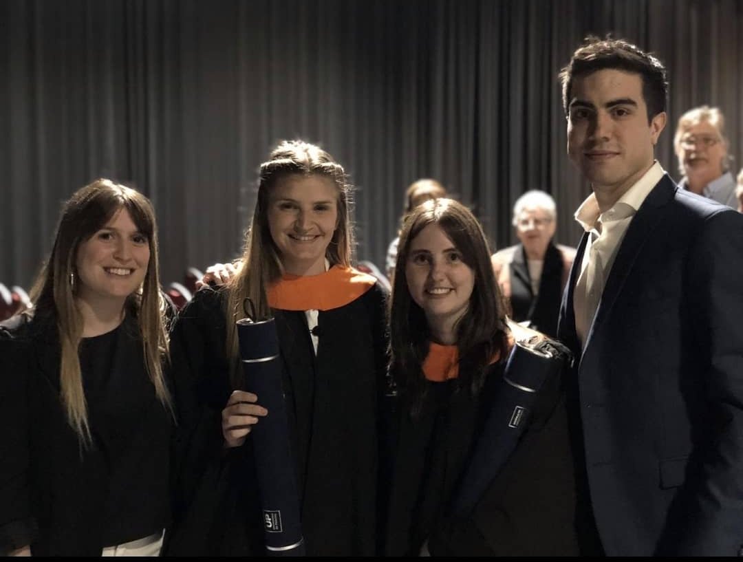 ine_89's tweet photo. Hay recuerdos que no voy a borrar
Personas que no voy a olvidar...
...El tiempo es un efecto fugaz
Y hay, hay cosas que no voy a olvidar.... 🎶
Acto de Graduación 🎓 Oficialmente Contadora 🥂🍾
#GraduadosUp @ContadorUP https://t.co/mmQuKN16mK