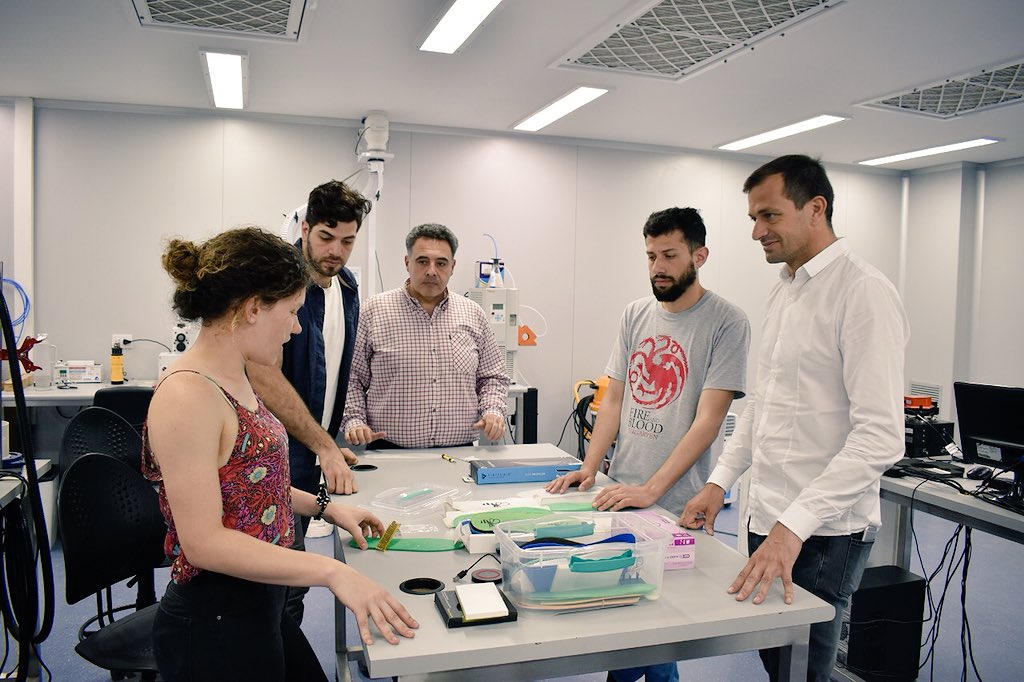 BuccaBali's tweet photo. Conocí a facundo y su equipo en San Martín, Bs As. 

Su proyecto va permitir proteger a millones de personas que tienen diabetes. https://t.co/zOmO9HlHu6