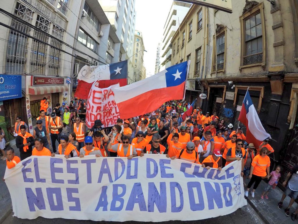 PedroAbarcaPRO's tweet image. @LosPROgresistas apoyamos a los
trabajadores portuarios de #Valparaiso que estan en Paro!! y que junto a sus familias realizan masiva marcha en defensa de sus derechos, mejoras salariales y condiciones de trabajo @RNuevoMundo @FortinOficial @uchileradio @inda_gabriel @Cutchile