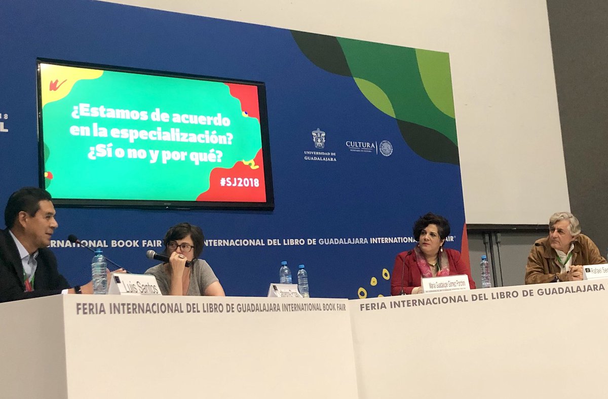 eSpLanguage's tweet photo. Conferencia plenaria de clausura con el panel moderado por @CatherinePizani: ¿Estamos de acuerdo con la especialización? ¿Sí o no y por qué? #sj2018 #xl8 #1nt @FILGuadalajara https://t.co/TEDXLuBbUm