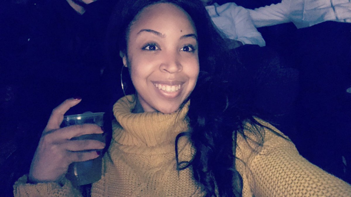 FallForMySmile's tweet photo. First #netsgame #bklynselfie #bklynwegohard #brooklynwegohard #Repbklyn #repbrooklyn #bkselfie https://t.co/FzT6tm40vP