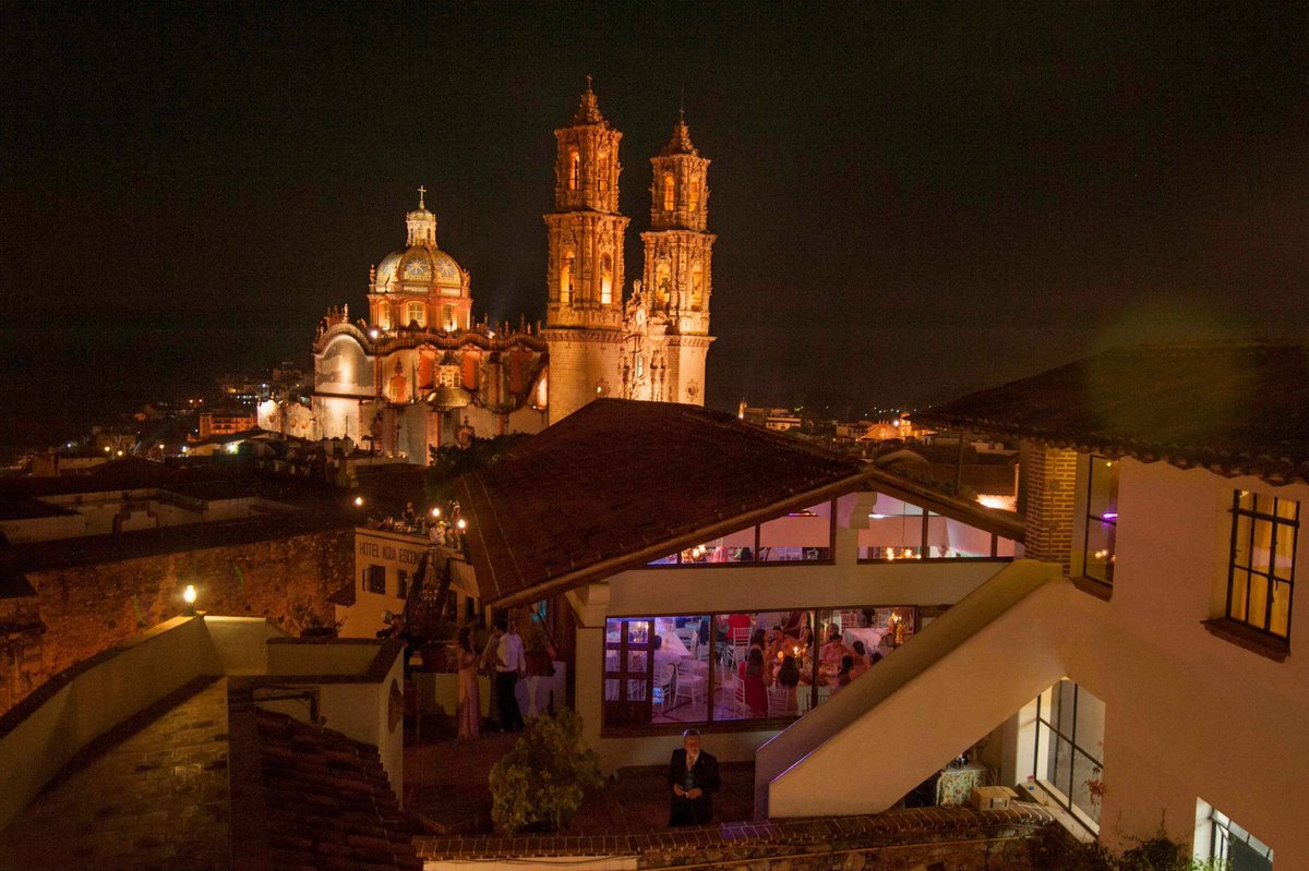 TaxcoHabla's tweet photo. Noches de mi sueños, noches de alegría✨😃 #VisitaTaxco🙌🏼 

📸: Daniel Valladares Fotógrafo https://t.co/5tl2ikycCh