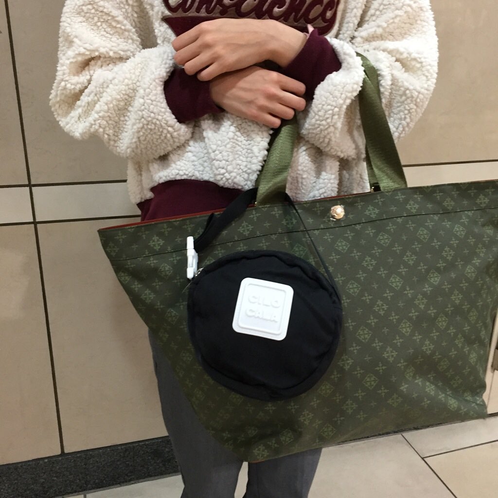 Daily_russet's tweet photo. 【表参道店】 BLOG更新‼︎
丸い形のショルダーバッグです!
#デイリーラシット表参道 #デイリーラシット #表参道 #Dailyrusset #Dailyrusset表参道 #ショルダーバッグ #シロカーラ #カジュアル #CILOCALA
https://t.co/l9G7qEuffu https://t.co/XwhQMTT1iM
