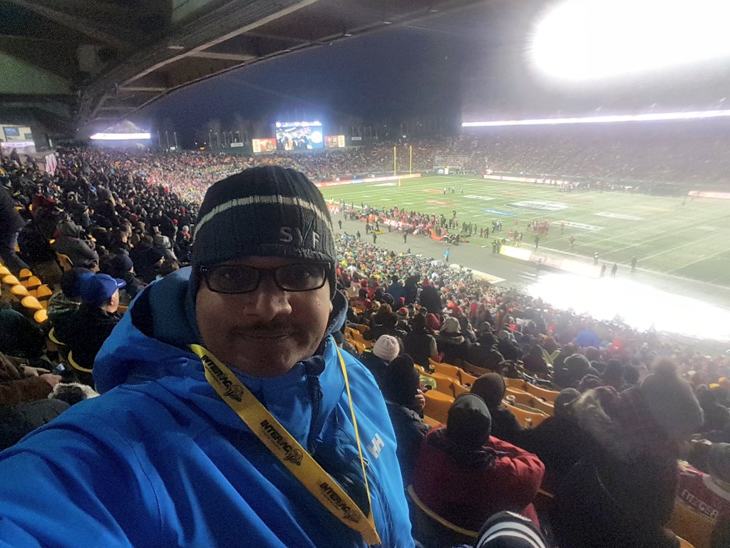 bari_khaled's tweet photo. First Grey Cup for me. Love to see the colourful supporter around me. #GreyCup106 #interag https://t.co/jVgUbozxfv