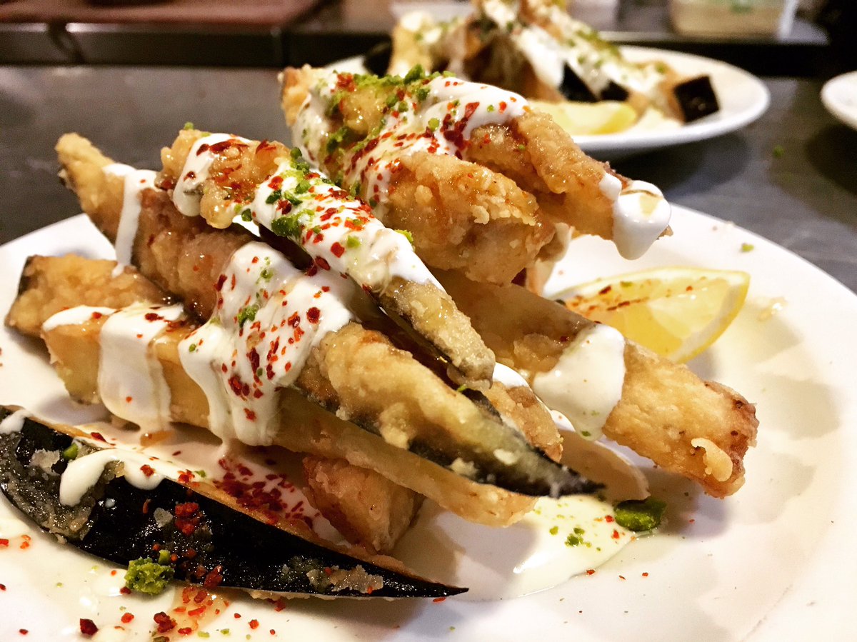BellsDiner's tweet photo. Temptingly delicious fried aubergine delights drizzled with seasoned yoghurt, honey and sprinkled with pistachio and chilli flakes #shareornottoshare #sharingmenu #partybooking #privatehire #bellsdinerbristol https://t.co/WvRnBDMsIA