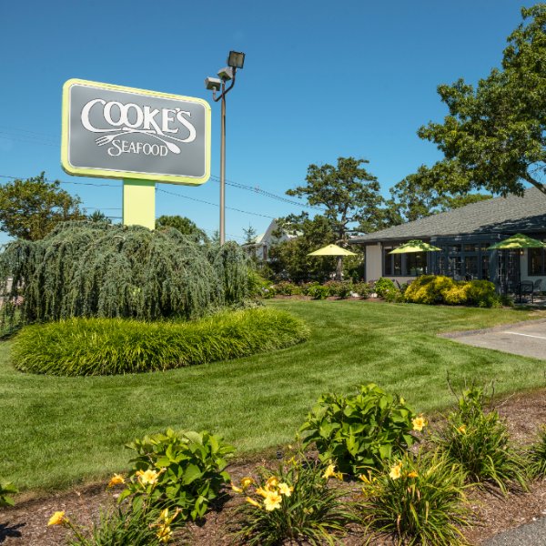 We are now closed for our 2018 season. Your Cooke's #Seafood family wishes you a warm and safe holiday season. SAVE THE DATE: We will see you in #Hyannis on Friday, March 1st for the opening of our 2019 season! 🐟