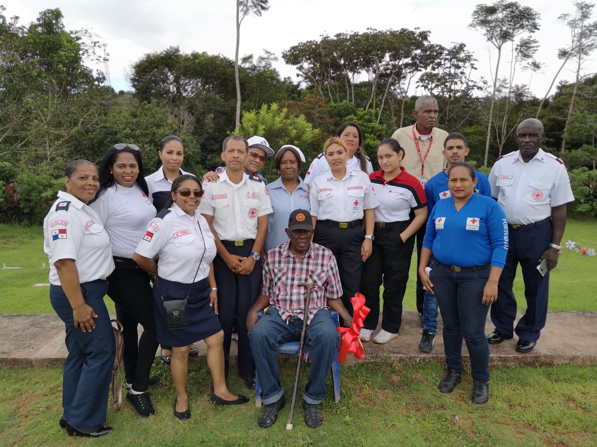 CrpColon's tweet photo. Hoy misa y romeria en el VI Aniversario de los Héroes Johnson y Aleman, los q un dia como hoy en el año 2012 perdieron su vida en el cumplimiento del deber, como voluntarios de Cruz Roja Panameña. Se les quiere y recuerda ❤️ https://t.co/rcck3IgHRC