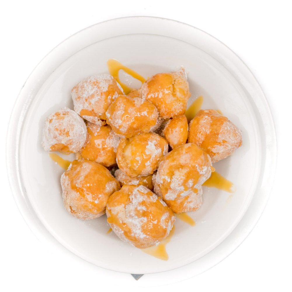 Love the taste of cinnamon? Try our Sweet Balls! 

Our delicious dessert is tossed In Powdered Sugar, Cinnamon, and Topped with Dulce De Leche! 😍😍

Get a side of Nutella with it for only $1.55!