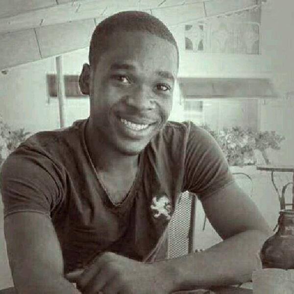 DesirRicky's tweet photo. #NouvellePhotoDeProfil https://t.co/JcMrrWr9M2