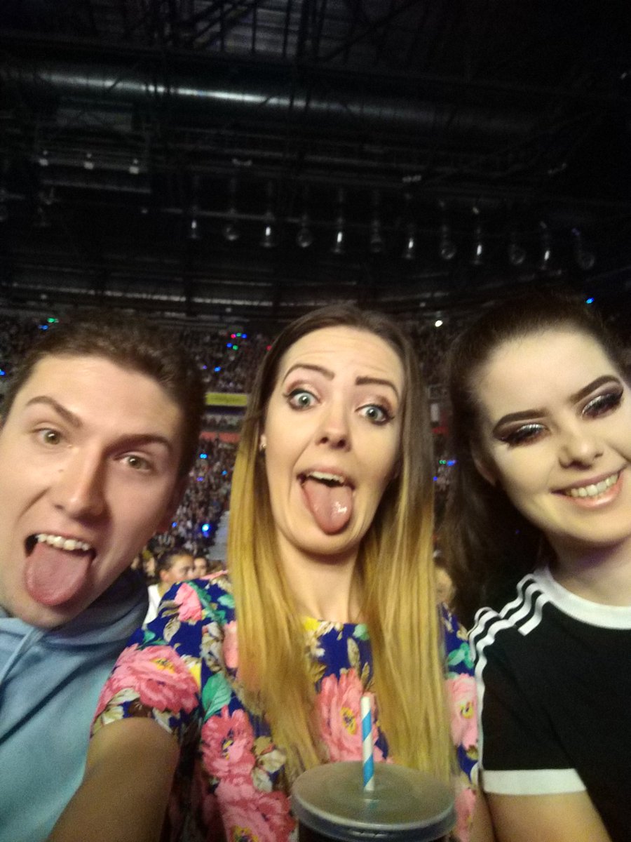 amandajfields1's tweet photo. @davidvitty @MissGAtkinson @GethincJones @hitsradiouk #HitsRadioLive block F, row M, seats 9, 10, 11 https://t.co/xPX5Xz9yvo
