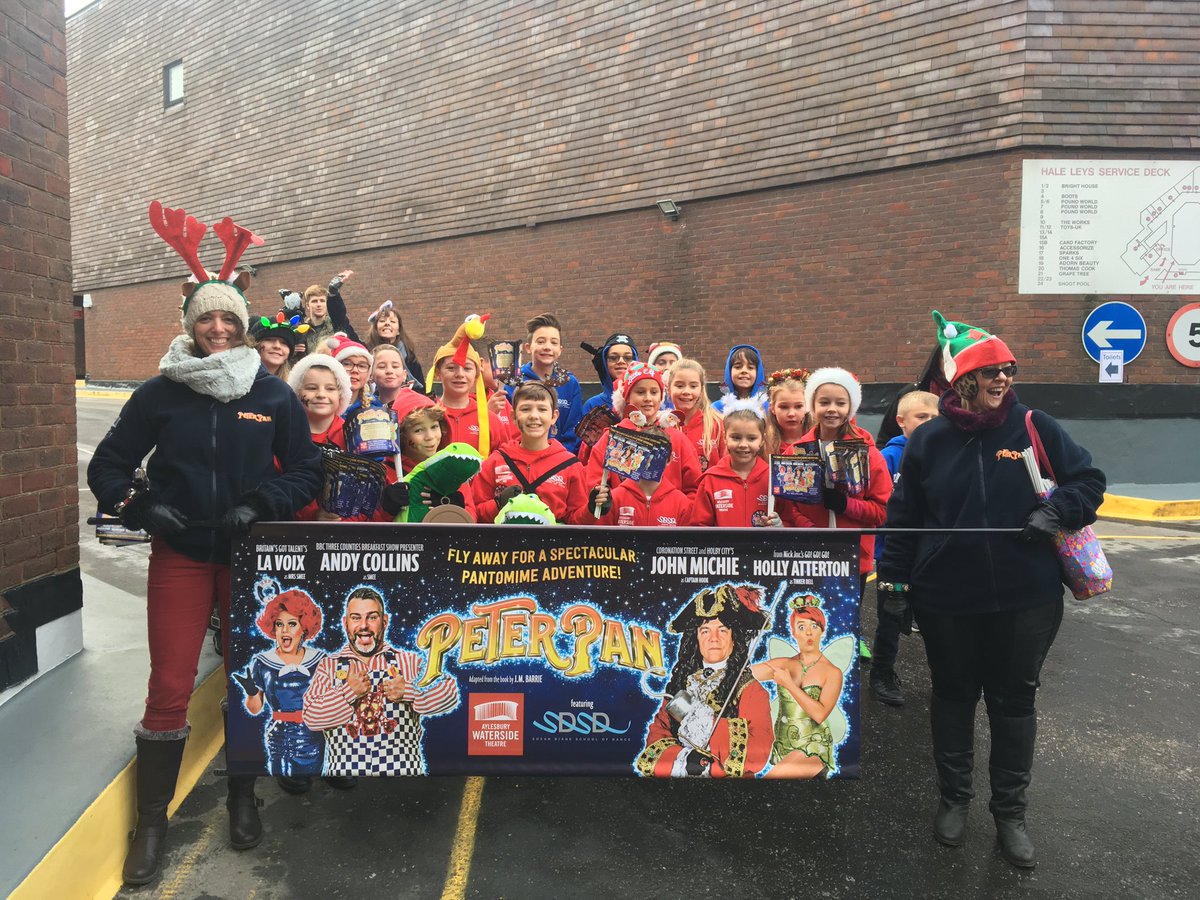 Did you spot SDSD Panto team today ? @TheWaterside1 #panto #santa