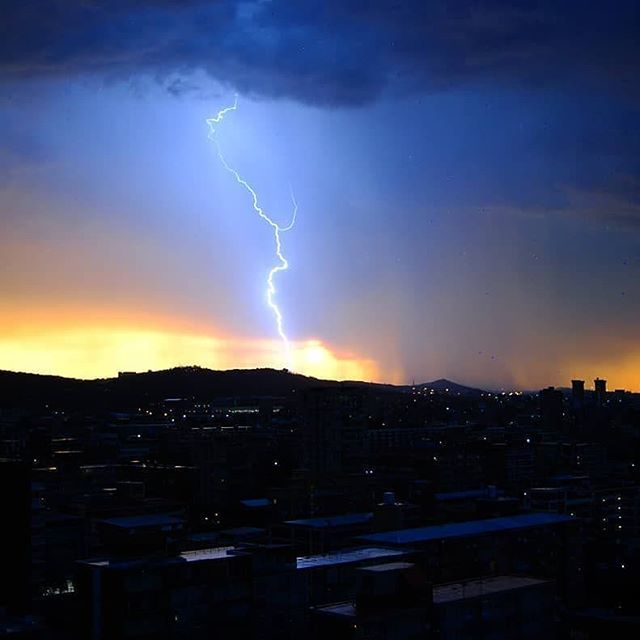 Photo credits ,thanks to
@cameronmomoo

There was a lightning over the sunset at Voortreker monument mountains | #photography #photographer #igersouthafrica@visitgauteng #itsmysouthafrica #MeetSouthAfrica@aboutsouthafrica #naturepic #livesouthafrica#lightningstrike #lightnin…